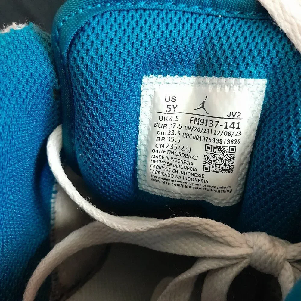 Air Jordan 1 SE Blue and White FN9137-141 Low Top Lace up Sneakers Size 5Y